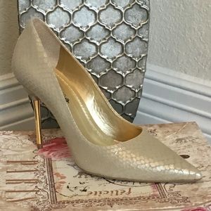 Top Heels Co Shelby Pearl Pumps